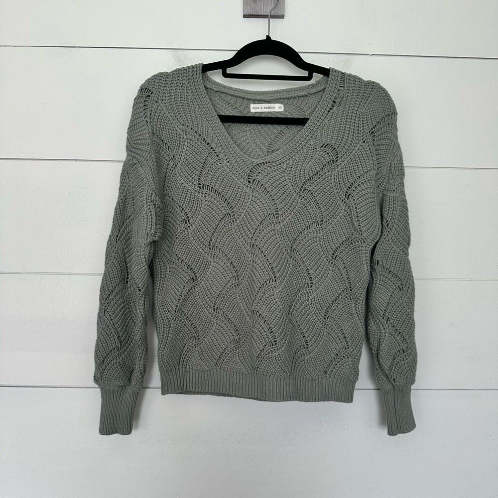 Moon & Madison Women’s Extra Small Chunky Sweater